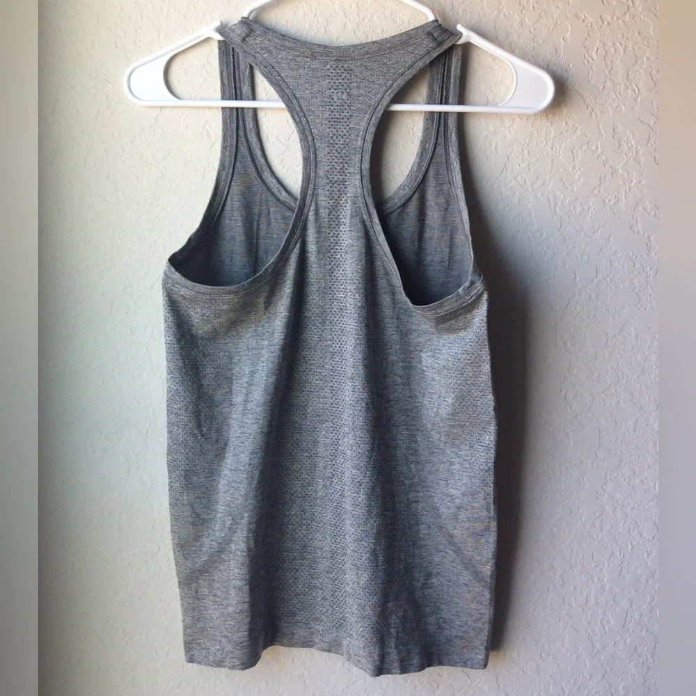 Lululemon Swiftly Tech Racerback Tank ~ Size 6 - Picture 4 of 8